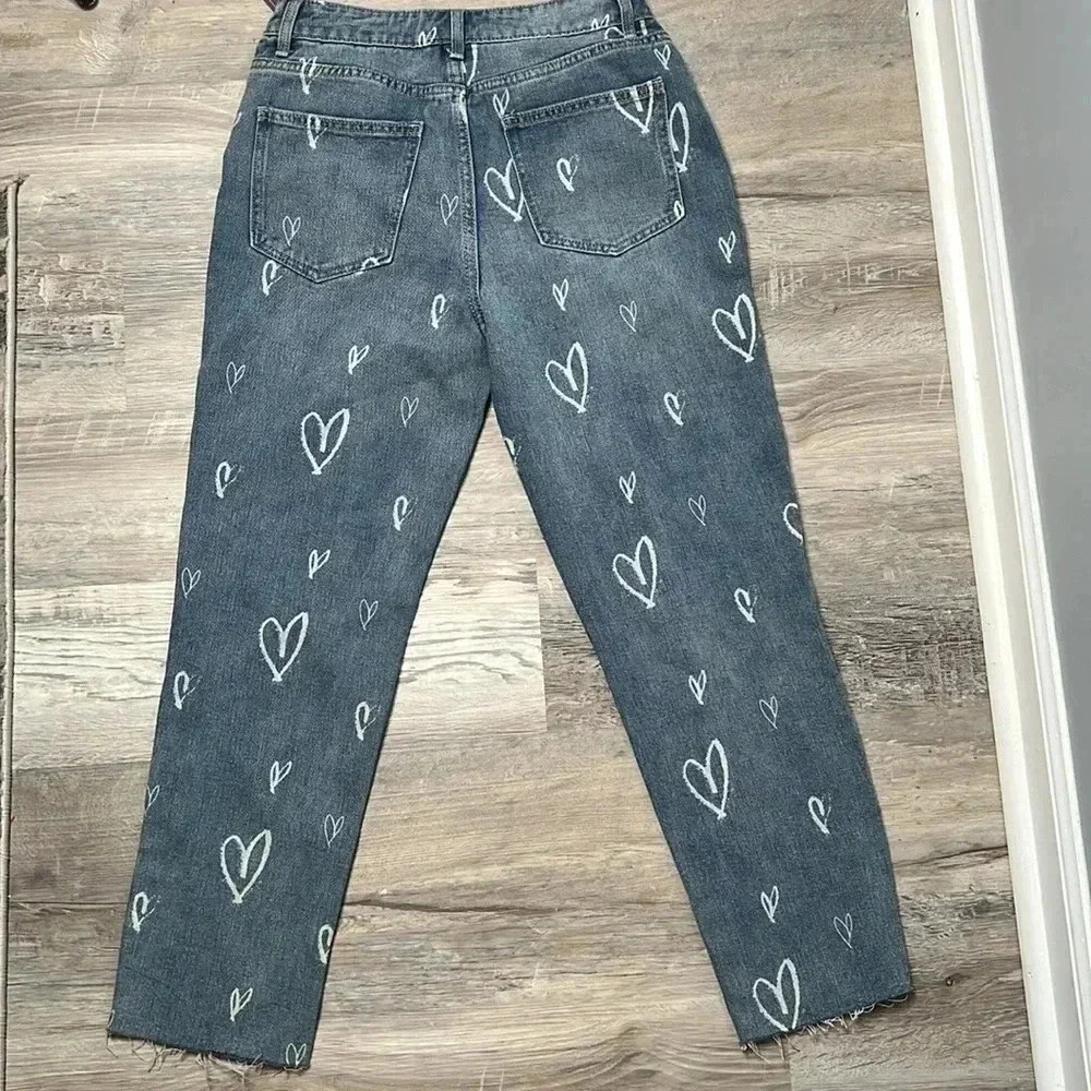 Heart printed High Rise Straight Leg Blue Jeans Size 5 - Picture 2 of 5
